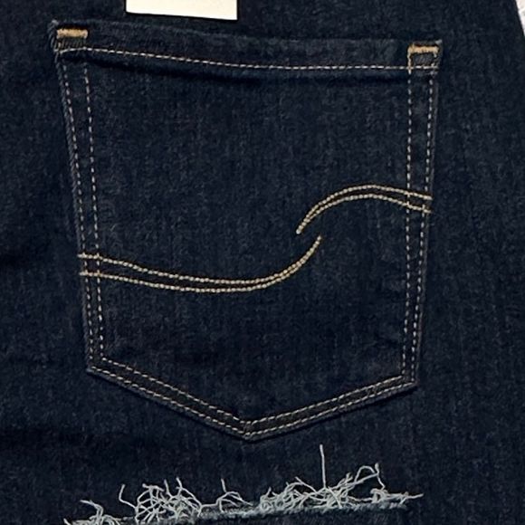 Levi's Blue Skinny Jeans with Distressed Details - Picture 6 of 15